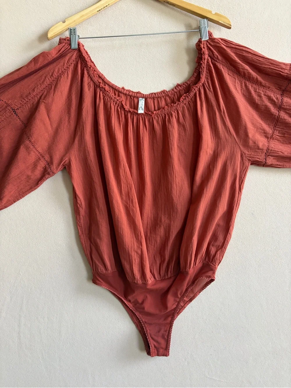 Free People Intimately SUNDOW‎ DARK CORAL Lightweight bodysuit balloon sleeve L
